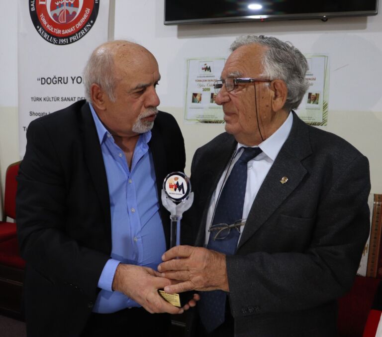 2019 Türkçem Dergisi Yılın Ödülü Prof. Dr. Nimetullah Hafız'a Verildi